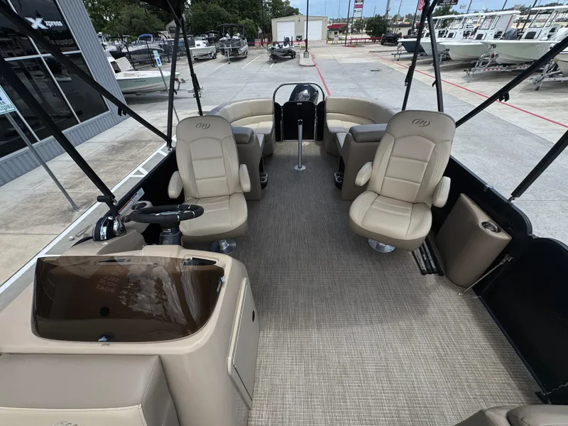 Slide: The Image of Manitou AURORA LE23RFVP 2022 - 11