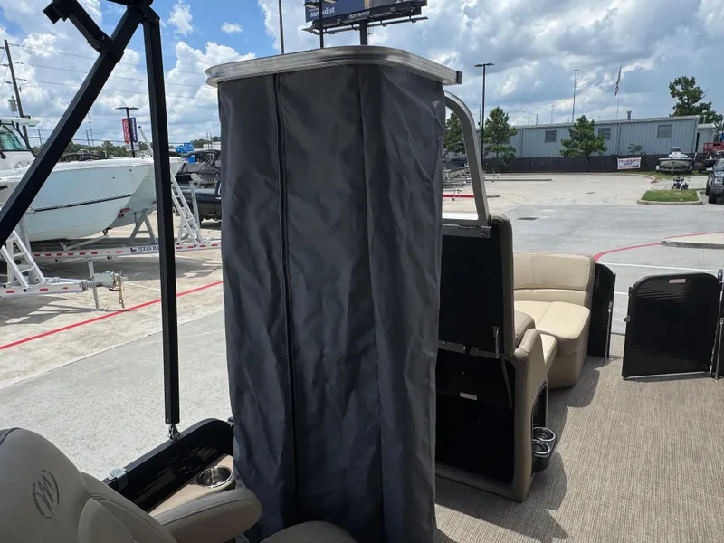 Slide: The Image of Manitou AURORA LE23RFVP 2022 - 14