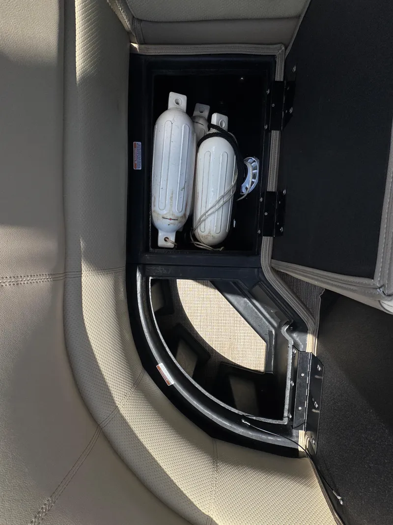 Slide: The Image of Manitou AURORA LE23RFVP 2022 - 17