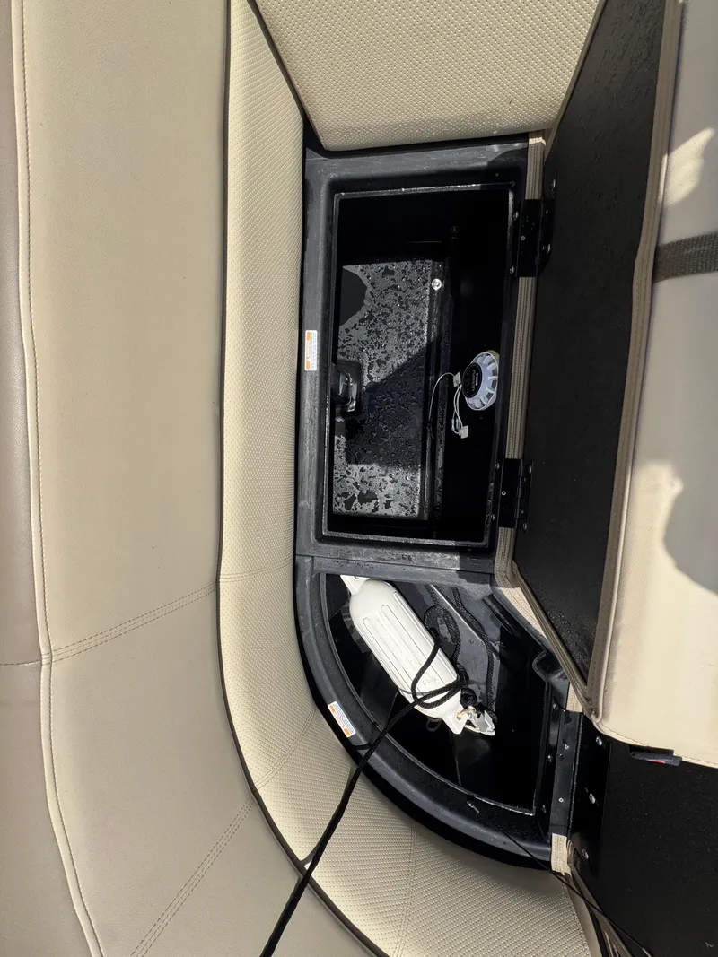 Slide: The Image of Manitou AURORA LE23RFVP 2022 - 19