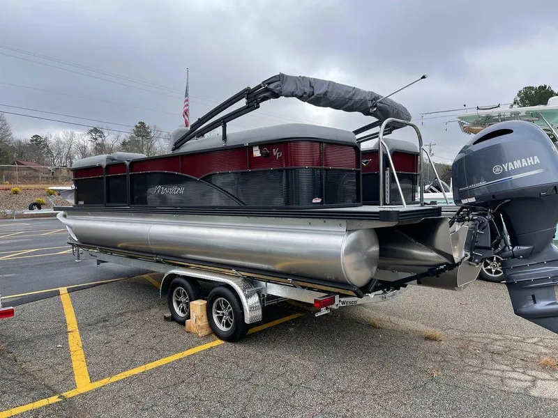 Slide: The Image of Manitou 23 Oasis RF SHP 2021 - 10