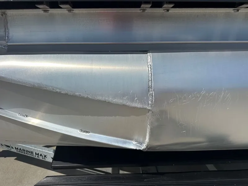 Slide: The Image of Manitou 23 Oasis RF SHP 2021 - 20