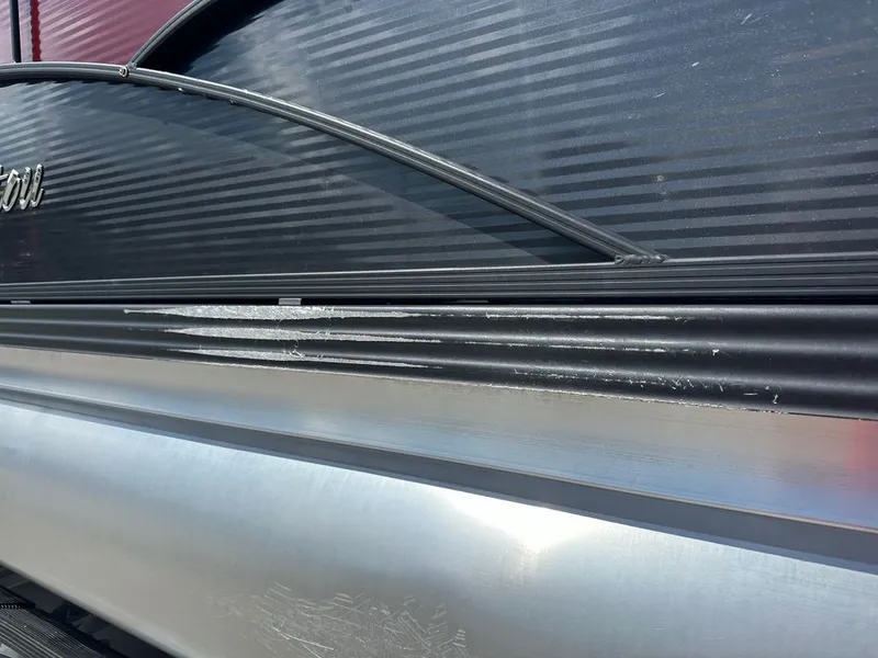 Slide: The Image of Manitou 23 Oasis RF SHP 2021 - 22