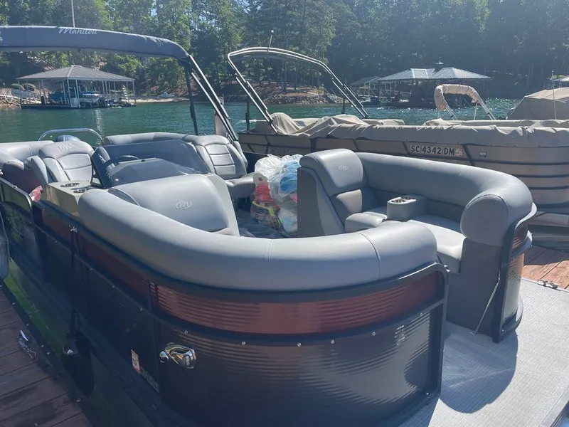 Slide: The Image of Manitou 23 Oasis RF SHP 2021 - 4