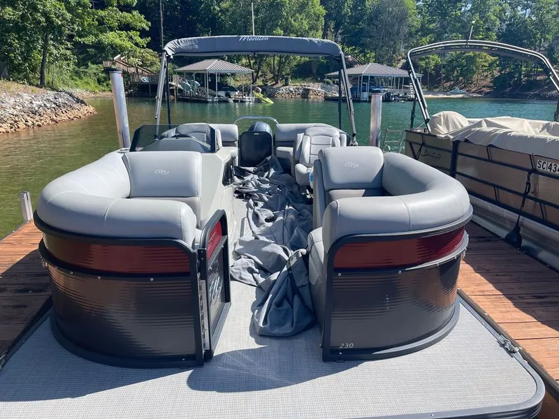 Slide: The Image of Manitou 23 Oasis RF SHP 2021 - 5