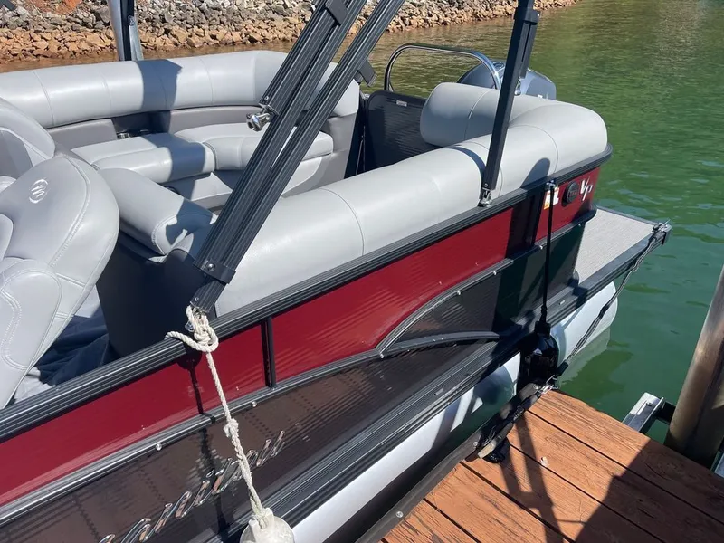 Slide: The Image of Manitou 23 Oasis RF SHP 2021 - 7