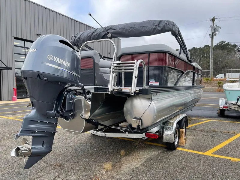 Slide: The Image of Manitou 23 Oasis RF SHP 2021 - 9