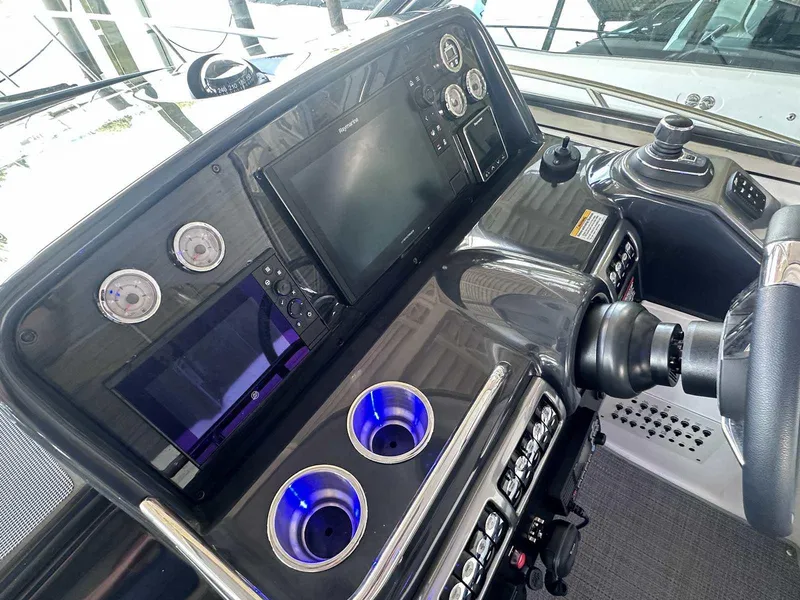 Slide: The Image of Formula 37 Performance Cruiser 2019 - 13