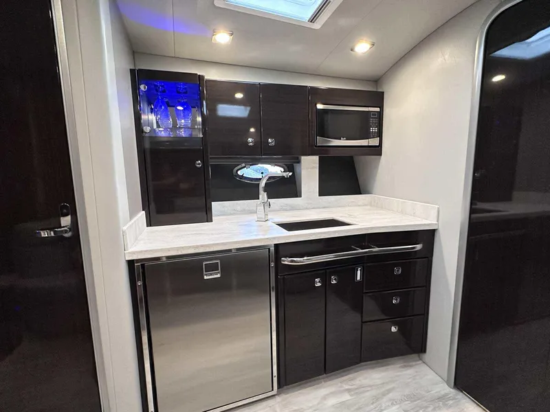 Slide: The Image of Formula 37 Performance Cruiser 2019 - 18