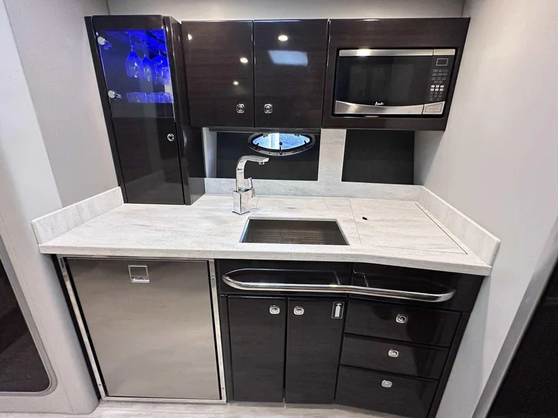 Slide: The Image of Formula 37 Performance Cruiser 2019 - 19