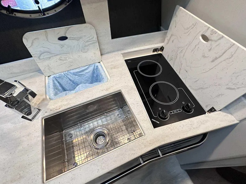 Slide: The Image of Formula 37 Performance Cruiser 2019 - 21