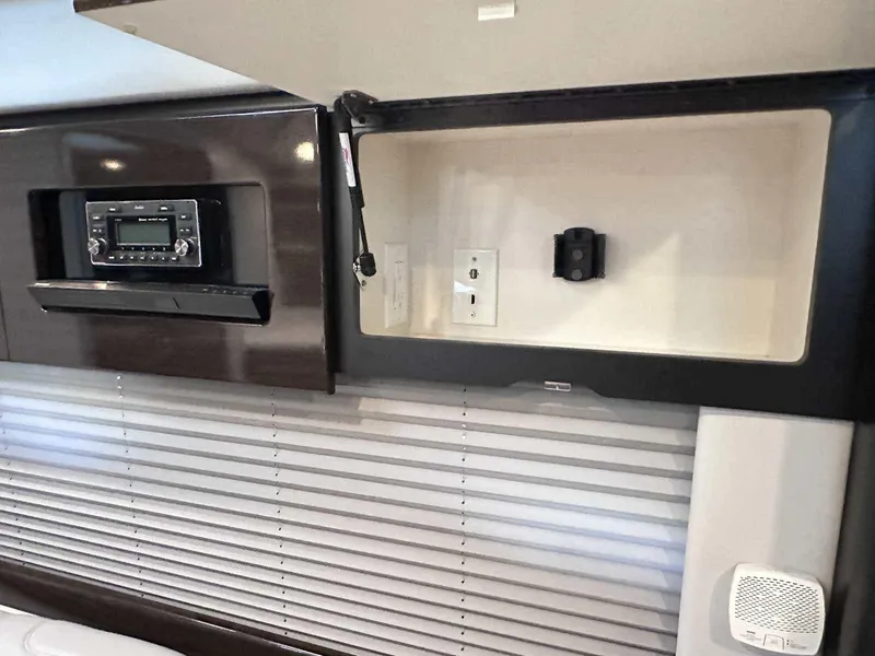 Slide: The Image of Formula 37 Performance Cruiser 2019 - 26