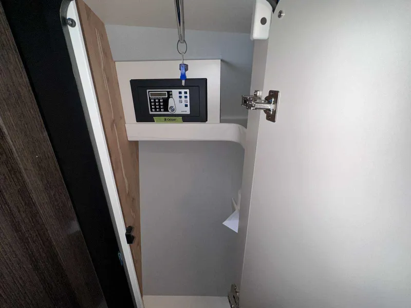 Slide: The Image of Formula 37 Performance Cruiser 2019 - 36