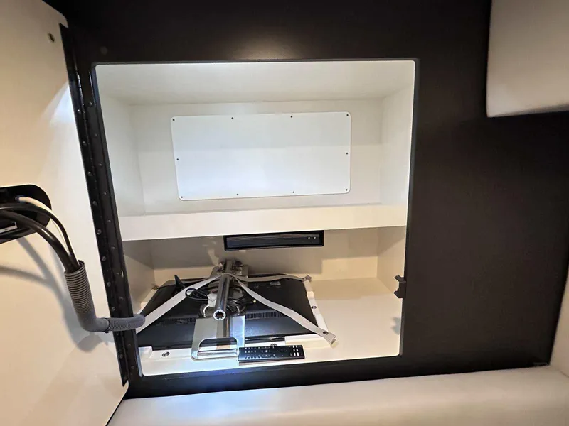 Slide: The Image of Formula 37 Performance Cruiser 2019 - 46