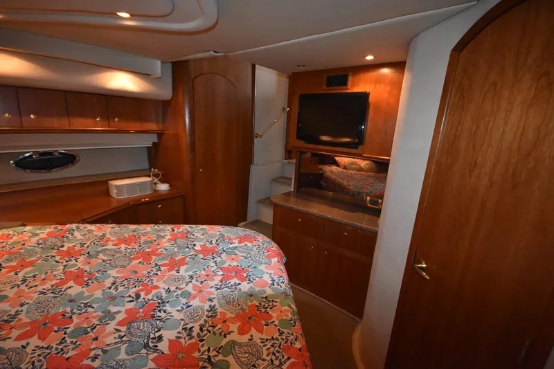 Slide: The Image of Cruisers Yachts 4450 Express Motoryacht 2000 - 50