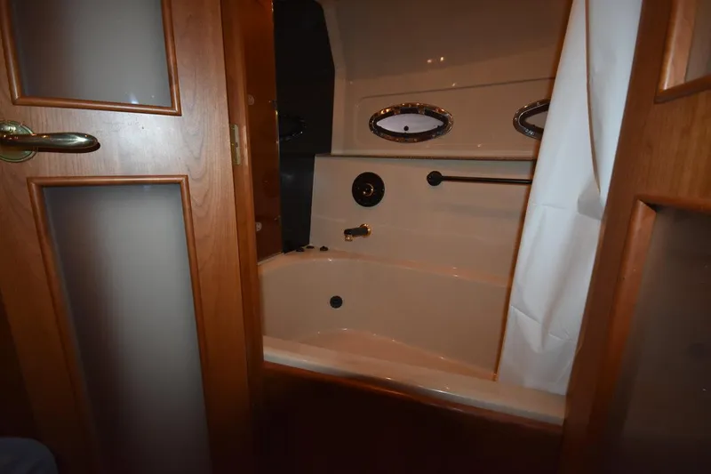 Slide: The Image of Cruisers Yachts 4450 Express Motoryacht 2000 - 54