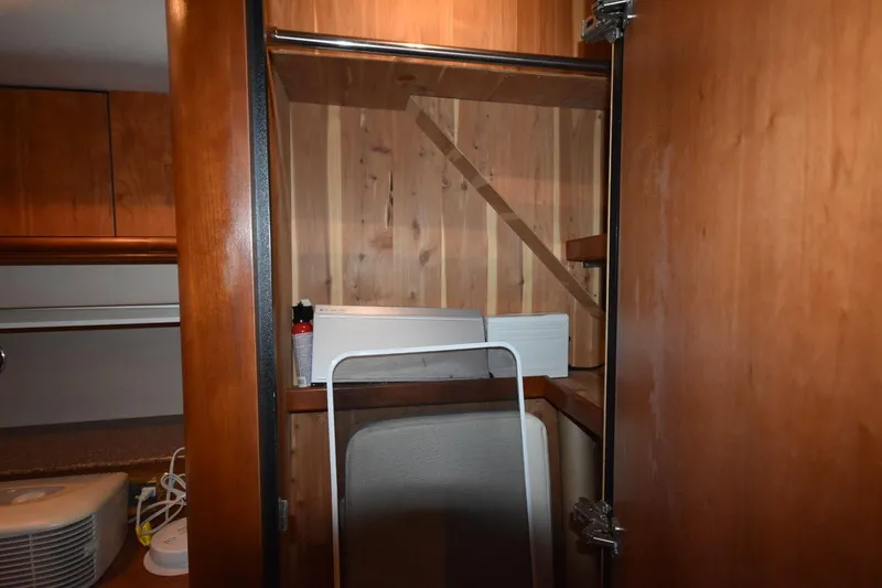 Slide: The Image of Cruisers Yachts 4450 Express Motoryacht 2000 - 56