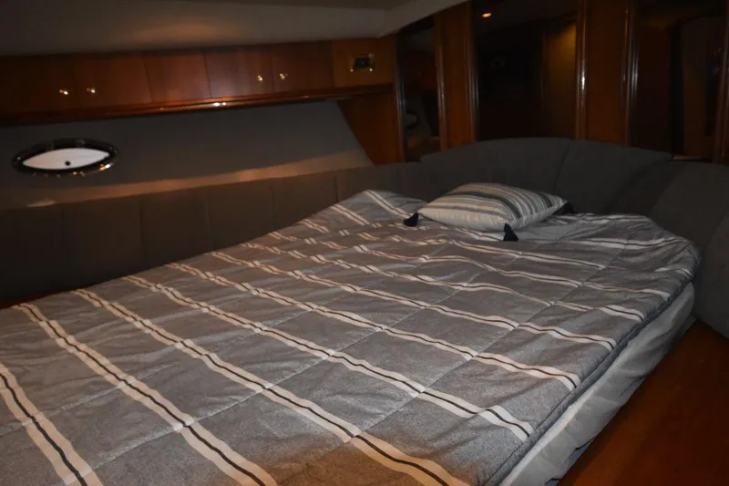 Slide: The Image of Cruisers Yachts 4450 Express Motoryacht 2000 - 61