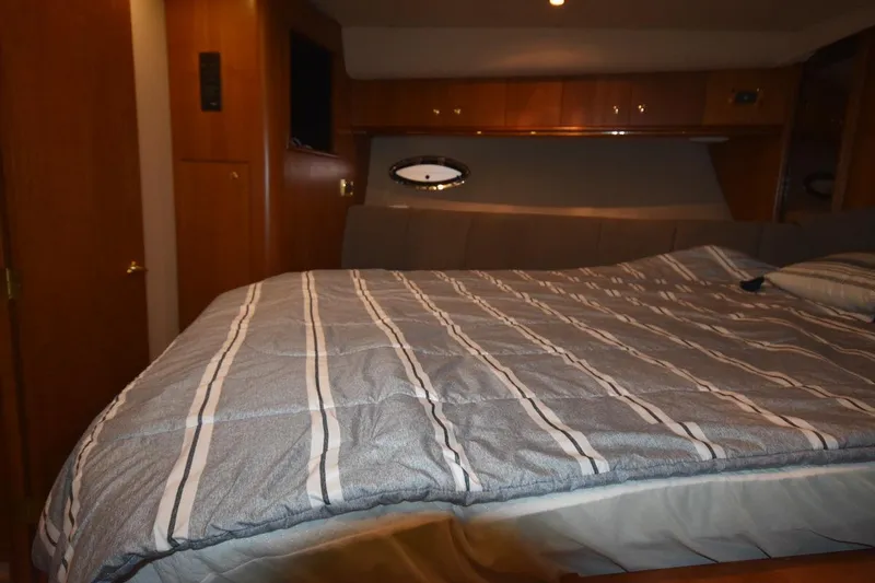 Slide: The Image of Cruisers Yachts 4450 Express Motoryacht 2000 - 62