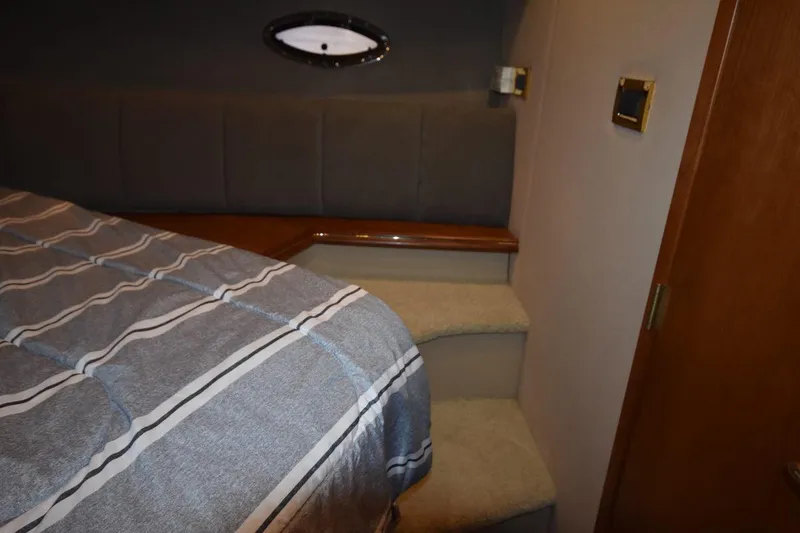 Slide: The Image of Cruisers Yachts 4450 Express Motoryacht 2000 - 71