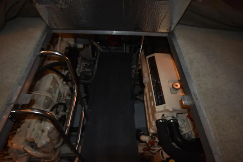 Slide: The Image of Cruisers Yachts 4450 Express Motoryacht 2000 - 74