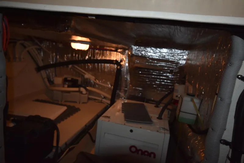 Slide: The Image of Cruisers Yachts 4450 Express Motoryacht 2000 - 77