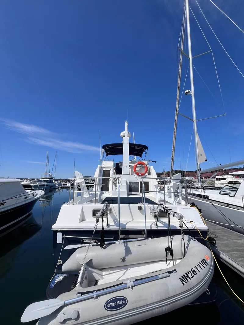 Slide: The Image of Symbol 42' Sun Deck Trawler 2000 - 1