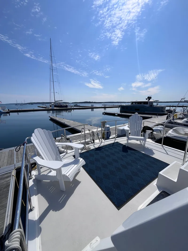 Slide: The Image of Symbol 42' Sun Deck Trawler 2000 - 10