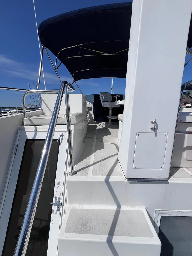 Slide: The Image of Symbol 42' Sun Deck Trawler 2000 - 14