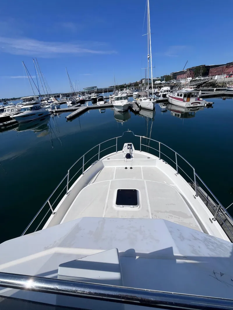 Slide: The Image of Symbol 42' Sun Deck Trawler 2000 - 20