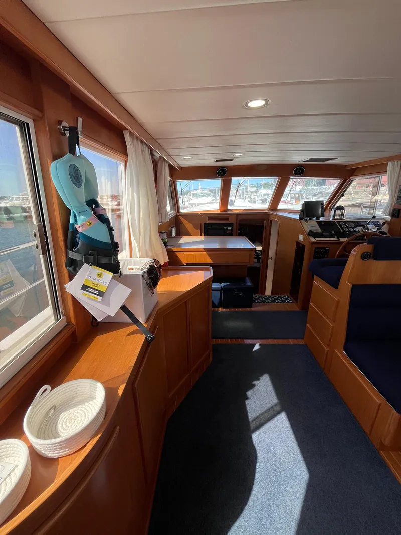 Slide: The Image of Symbol 42' Sun Deck Trawler 2000 - 26