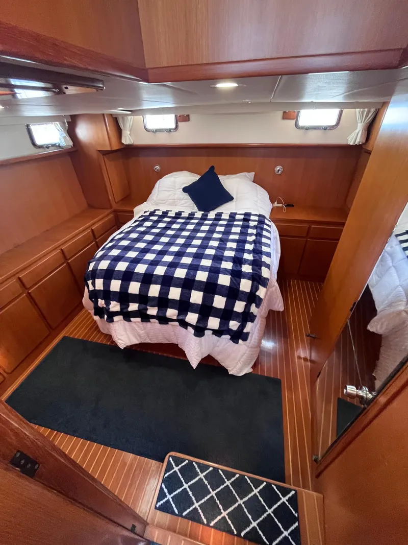 Slide: The Image of Symbol 42' Sun Deck Trawler 2000 - 30