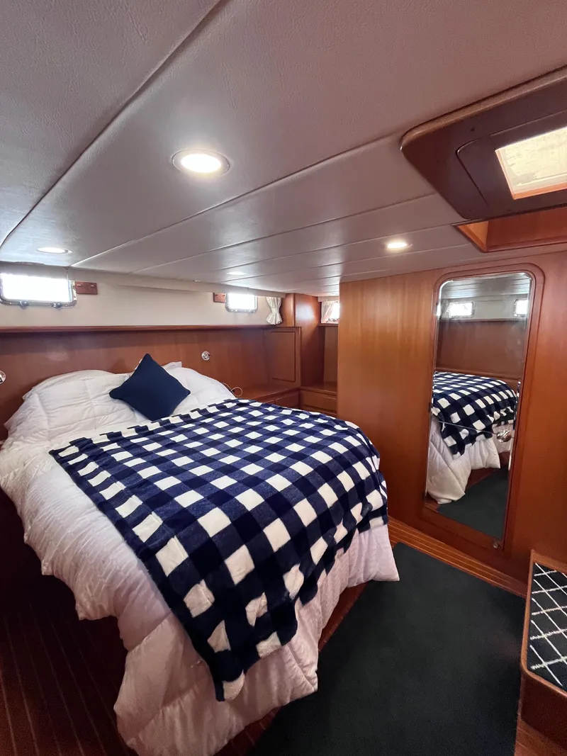 Slide: The Image of Symbol 42' Sun Deck Trawler 2000 - 35