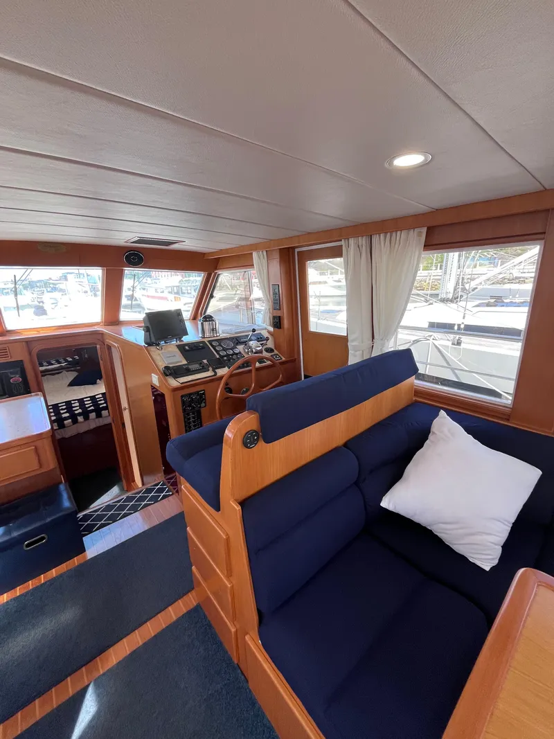 Slide: The Image of Symbol 42' Sun Deck Trawler 2000 - 41