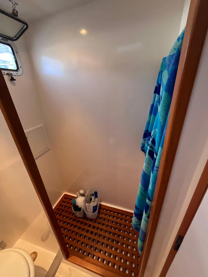 Slide: The Image of Symbol 42' Sun Deck Trawler 2000 - 54