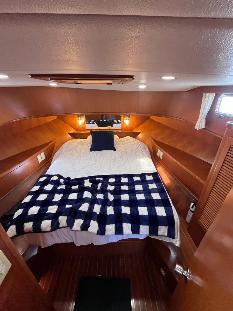 Slide: The Image of Symbol 42' Sun Deck Trawler 2000 - 59