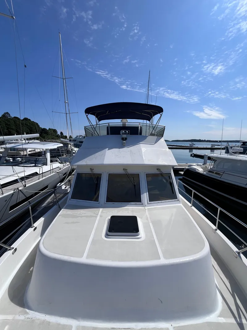 Slide: The Image of Symbol 42' Sun Deck Trawler 2000 - 6