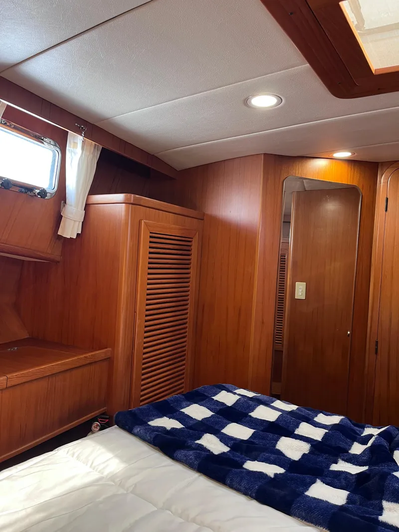 Slide: The Image of Symbol 42' Sun Deck Trawler 2000 - 61