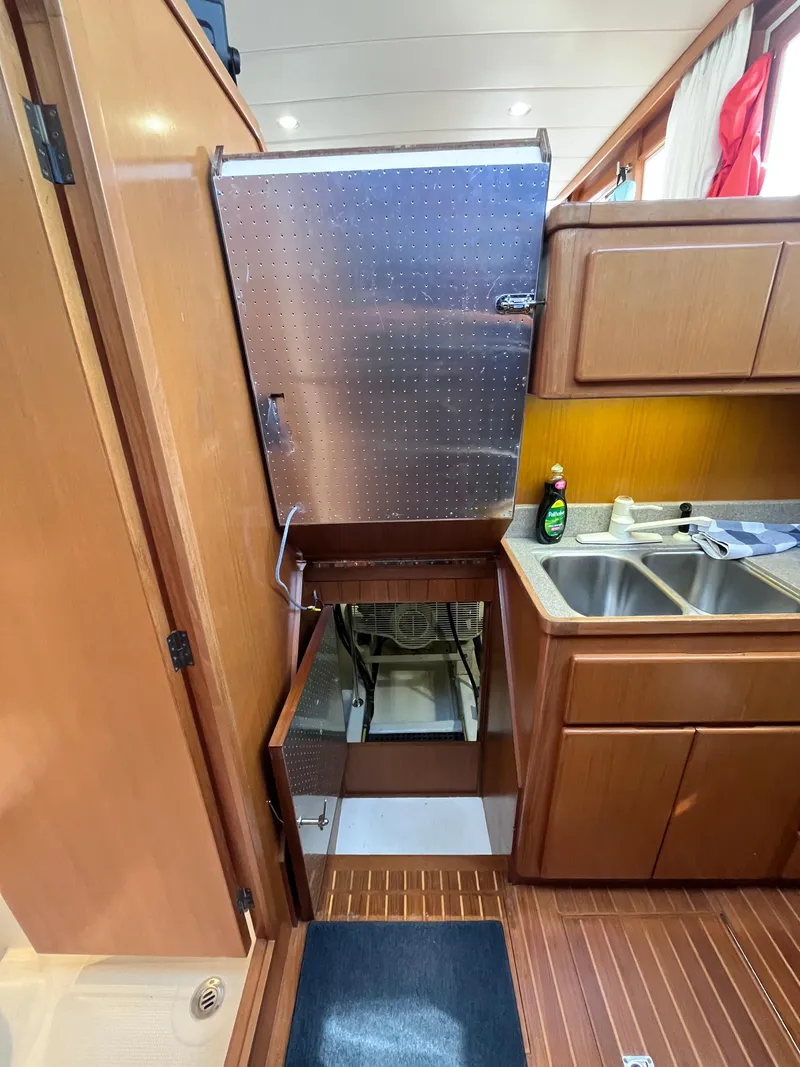 Slide: The Image of Symbol 42' Sun Deck Trawler 2000 - 65