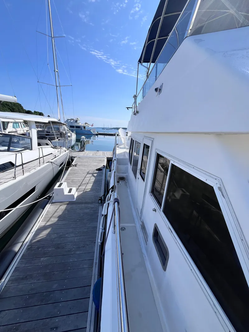 Slide: The Image of Symbol 42' Sun Deck Trawler 2000 - 8