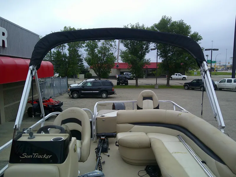 Slide: The Image of Sun Tracker Bass Buggy 18 DLX 2013 - 13