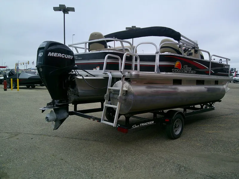 Slide: The Image of Sun Tracker Bass Buggy 18 DLX 2013 - 5