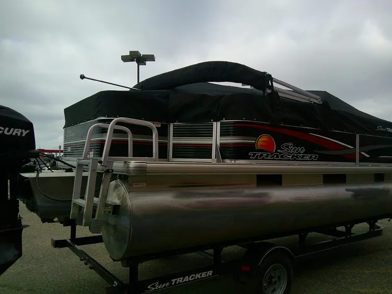 Slide: The Image of Sun Tracker Bass Buggy 18 DLX 2013 - 50