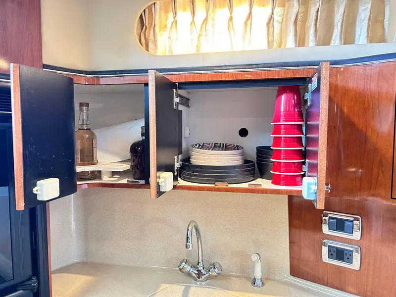 Slide: The Image of Sea Ray 410 Express Cruiser 2003 - 32