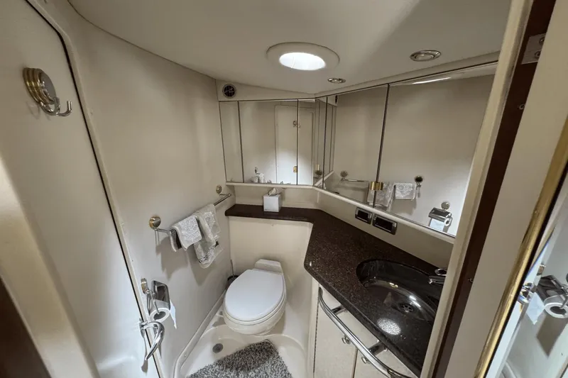 Slide: The Image of Sea Ray 550 Sundancer 2003 - 32