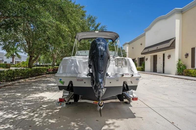 Slide: The Image of Sea Fox 228 Traveler 2025 - 11