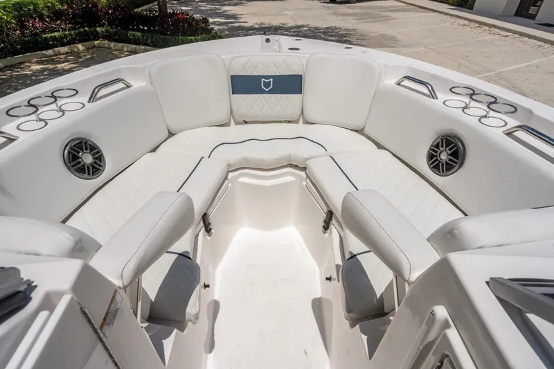 Slide: The Image of Sea Fox 228 Traveler 2025 - 13