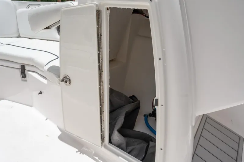 Slide: The Image of Sea Fox 228 Traveler 2025 - 15