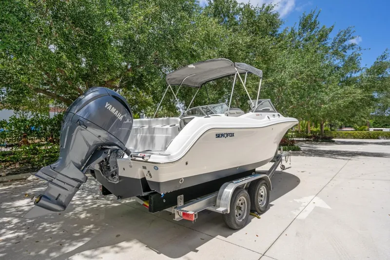 Slide: The Image of Sea Fox 228 Traveler 2025 - 4