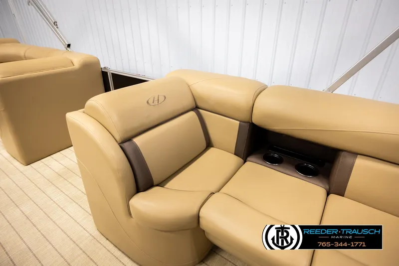 Slide: The Image of Harris Cruiser 220 2017 - 20